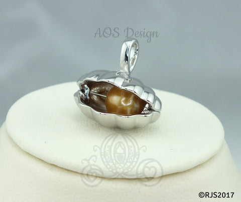 Giant Clam Pearl Cage Necklace Oyster Shell Locket Charm Holds Pearls Beads Gems